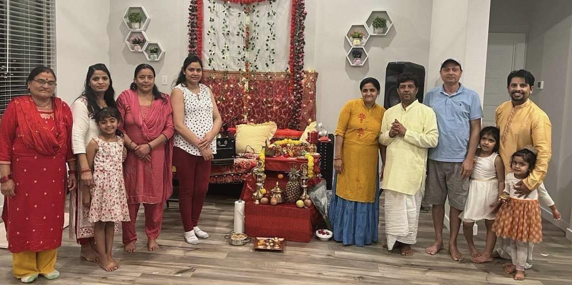 धार्मिक व्यक्तिबाट भागवत गीता प्रवचन कार्यक्रम