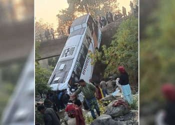 सुर्खेत बस दुर्घटना अपडेट : ३५ घाइतेलाई कोहलपुर अस्पताल पठाइयो, ६ गम्भीर